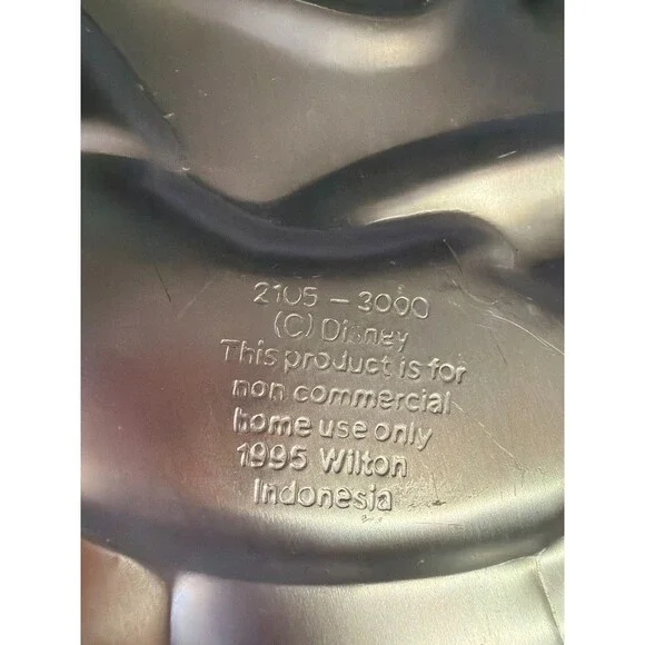 Wilton Disney Winnie the Pooh Cake Pan 1995 Aluminum Vintage 2105-3000 - Picture 3 of 3